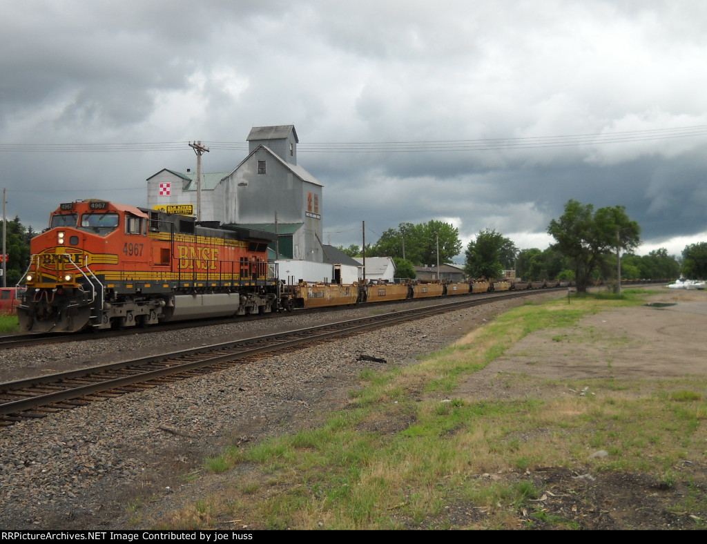 BNSF 4967 East